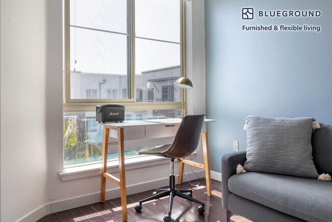 5550 Grosvenor Blvd unit FL4-ID1042, Los Angeles, CA 90066 - photo 4