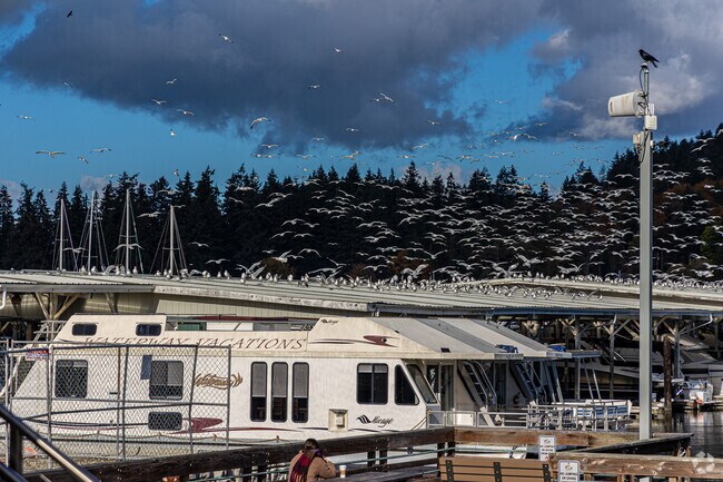 The Fishermen's Memorial in the park honors those who lost their lives at sea.
