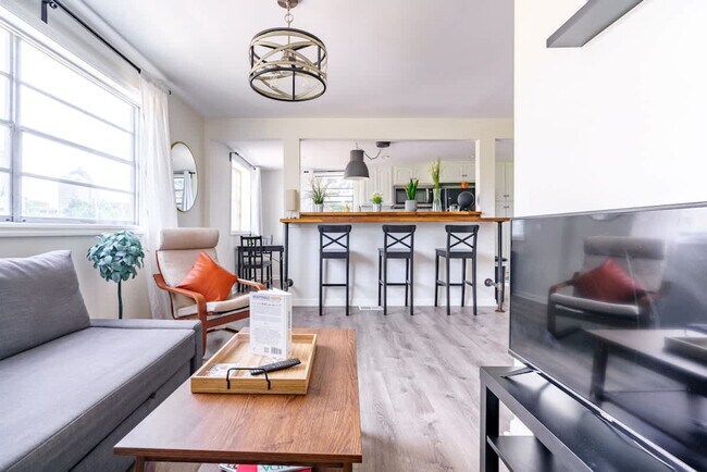 605 Dennison Ave unit ID1265633P, Columbus, OH 43215 - photo 7