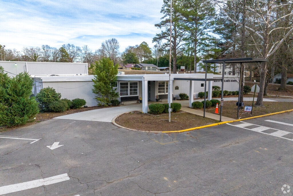 North Highlands School