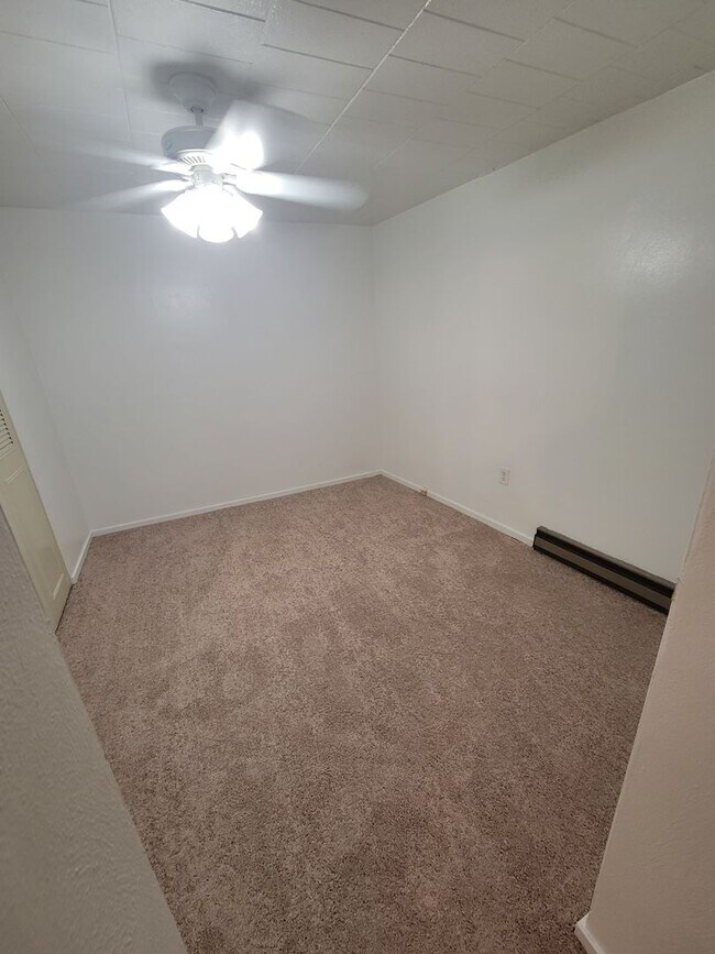 Carol Shamrock Apartments, Pittsburgh, PA 15202 - photo 5