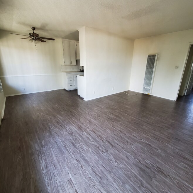 4847 W Slauson Ave unit 18, Los Angeles, CA 90056 - photo 1