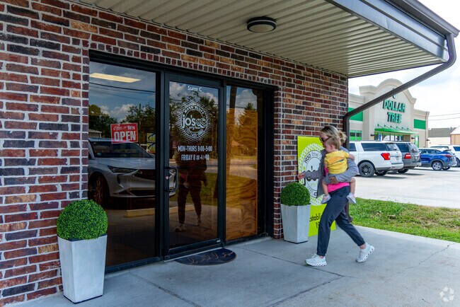 Discover the ultimate party destination at Jo's Party House in Moss Bluff.