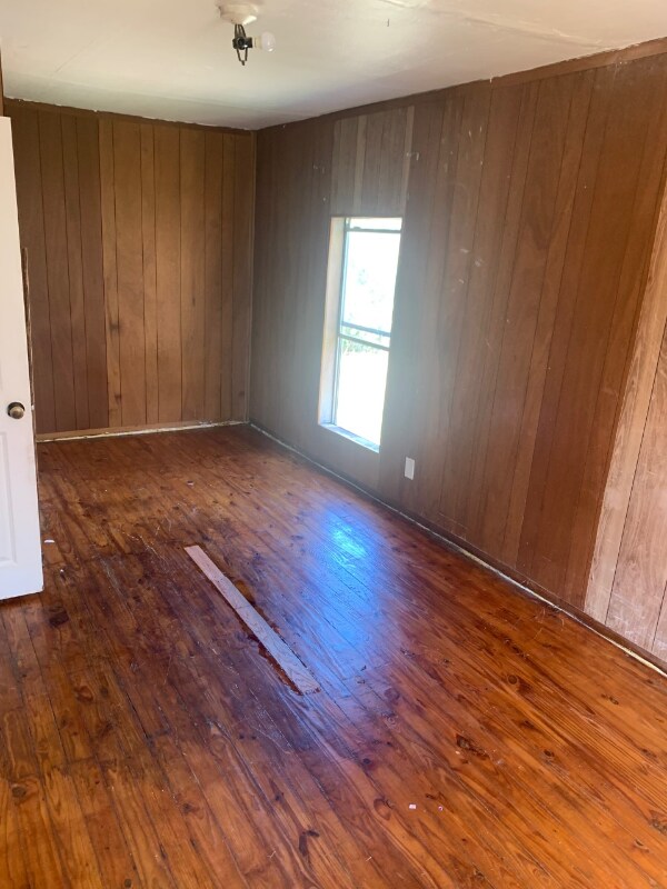 1021 N 27th St, Waco, TX 76707 - photo 3