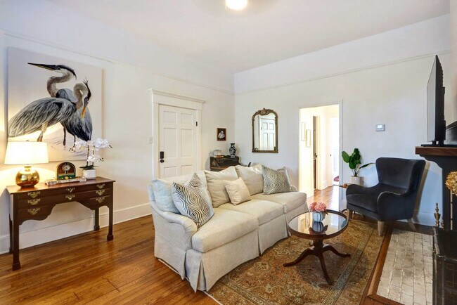 306 E Victory Dr unit ID1369216P, Savannah, GA 31405 - photo 2