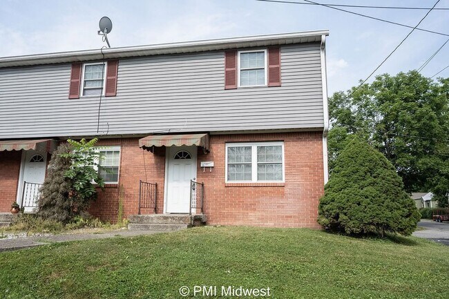 301 W Adams St, Franklin, IN 46131 - photo 3