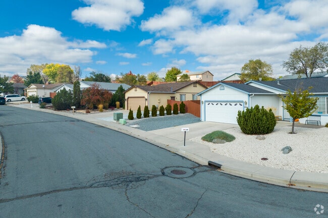 The average single-family ranch-style homes in Sun Valley range from $415,000 to $500,000.