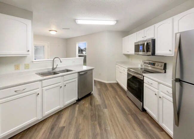 890 Indigo Dr, Greenfield, IN 46140 - photo 4