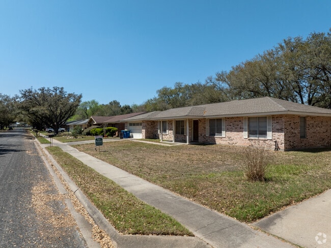 In Beeville, the median home price of $190k offers affordable living in a charming town.