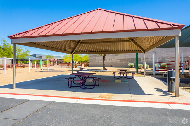 Gavilan Peak Elementary in Anthem is a place of friendship and nourishment.