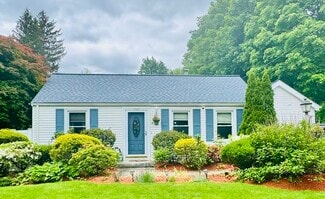 7 Oak St, Wayland, MA 01778