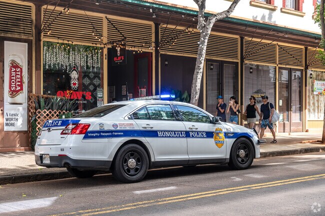 The Honolulu Police Department covers Pearl City, keeping crime rates low.
