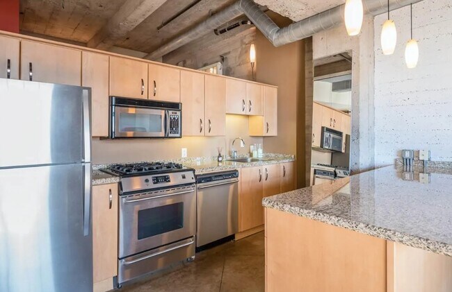 201 4th St unit 302, Oakland, CA 94607 - photo 2