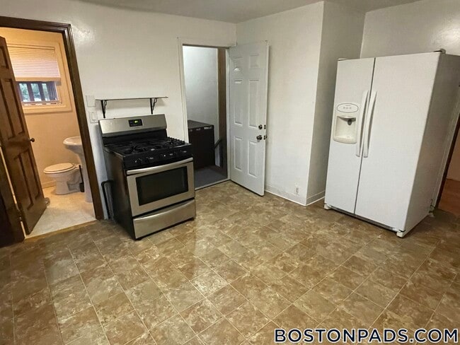 57 Roseland St unit 2, Somerville, MA 02143 - photo 5