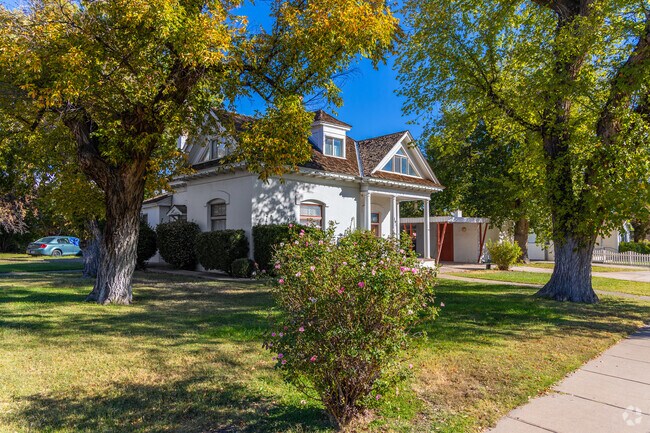 Historic homes still sit in the downtown area in St. George.