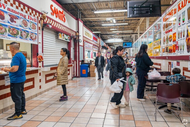 Throughout Hmong Village, there are authentic Hmong food stalls providing hot foods
