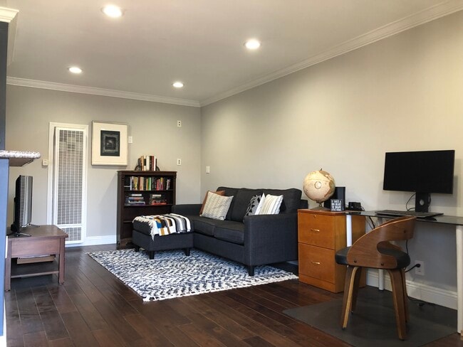 Piccadilly Manor unit 258, Lawndale, CA 90260 - photo 4