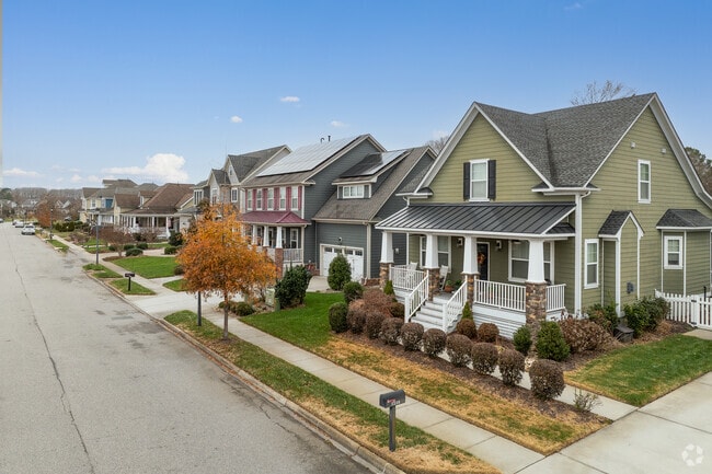 A picturesque row of Craftsman homes in Culpepper Landing, showcasing Chesapeake charm.