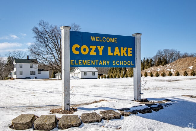 Cozy Lake Elementary School in Oak Ridge serves PK to 1st grade with a close-knit learning environment.