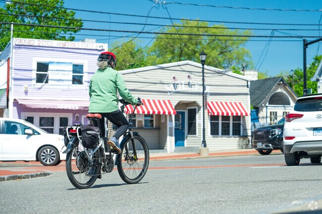 Cape Neddick makes a great area for cyclists to ride around town and enjoy the beach.