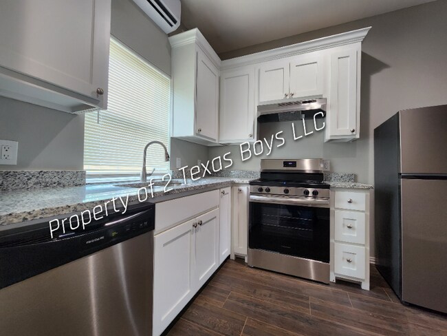 101 N Pecan St unit 105, Leonard, TX 75452 - photo 2