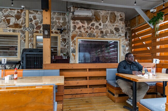 Gresham Park's Huskey's Restaurant & Grill has an amazing Spicy Avocado BLT with crispy fries.