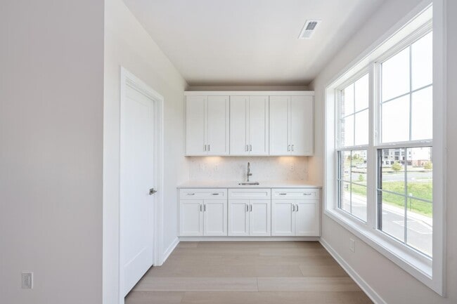 22145 Midmoore Dr, Ashburn, VA 20148 - photo 5