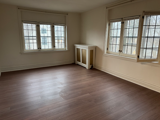 2218 N Summit Ave Unit 305, Milwaukee, WI 53202