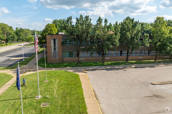 The student population of Thompkins Middle School is 616 and the school serves 6-8.