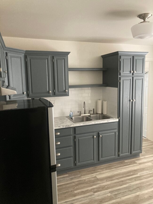 101 Montrose Ave unit A, Reading, PA 19605 - photo 2