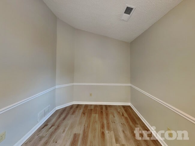 623 Lockhart Ct NE, Marietta, GA 30066 - photo 4