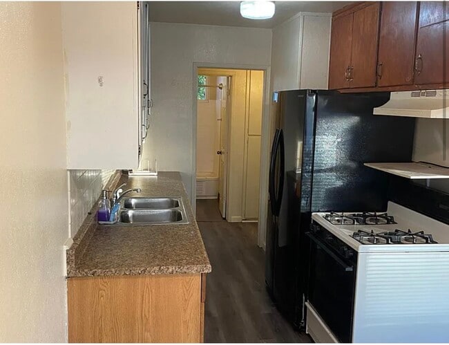 3230 Cogswell Rd unit C, El Monte, CA 91732 - photo 3