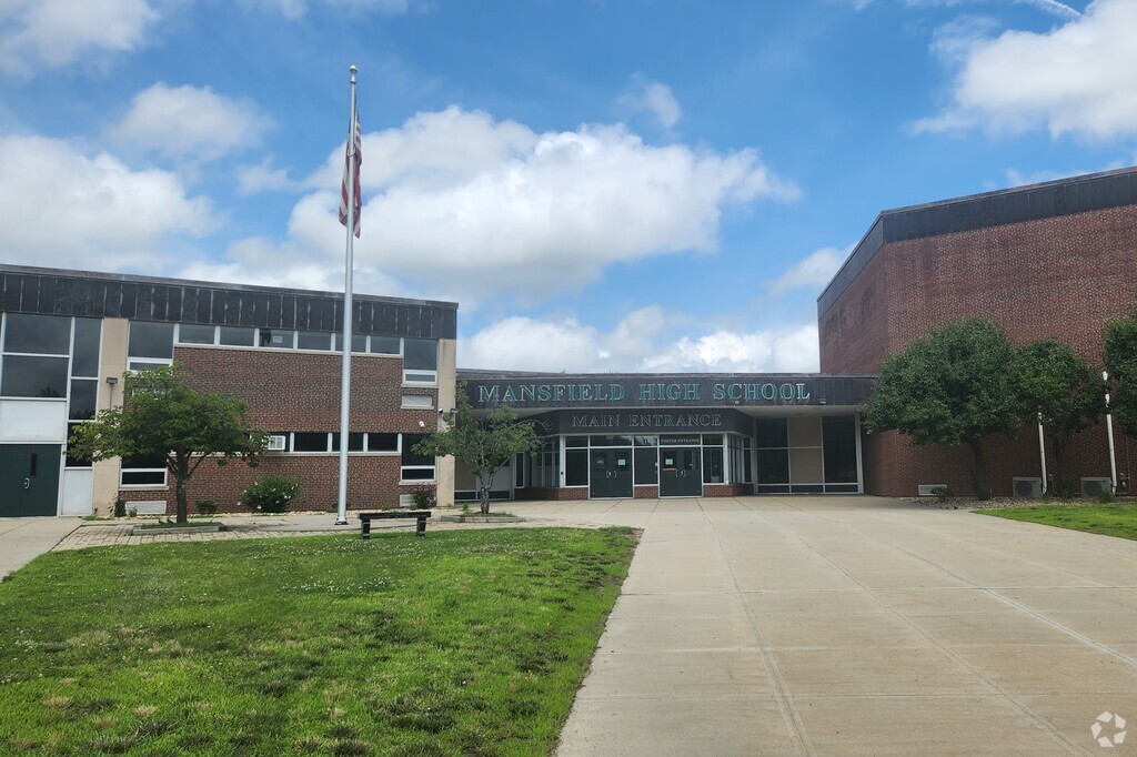 Mansfield High School, Rankings & Reviews - Homes.com