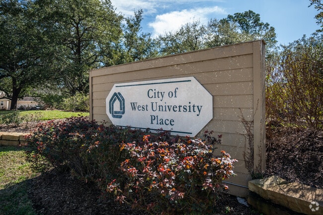 West University Place is popular amongst both established and new home buyers in Houston, Texas.