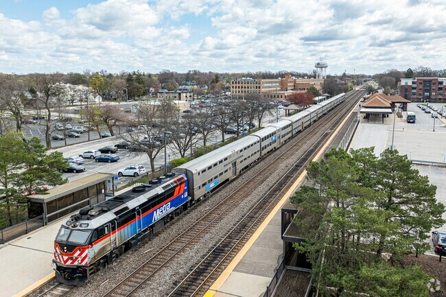 Metra trains head to and from Downtown Chicago all throughout the day near Ranch View.