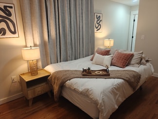 920 Friendly Place, Charlotte, NC 28213