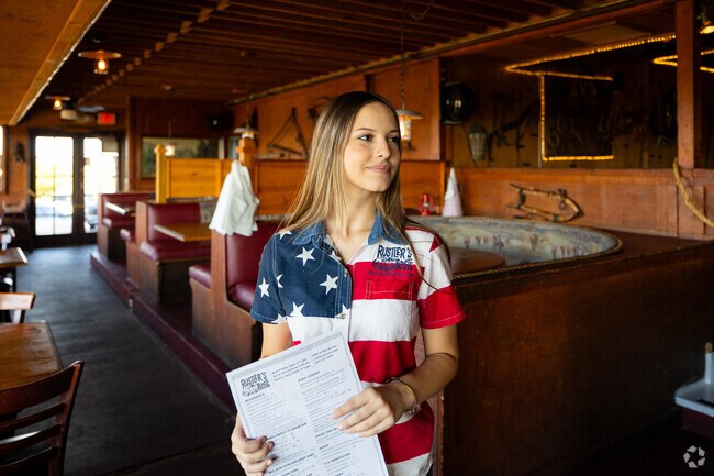 Embrace exceptional service at Rustler’s Rooste in South Mountain, AZ.