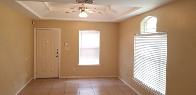 LR picture with windows and blinds