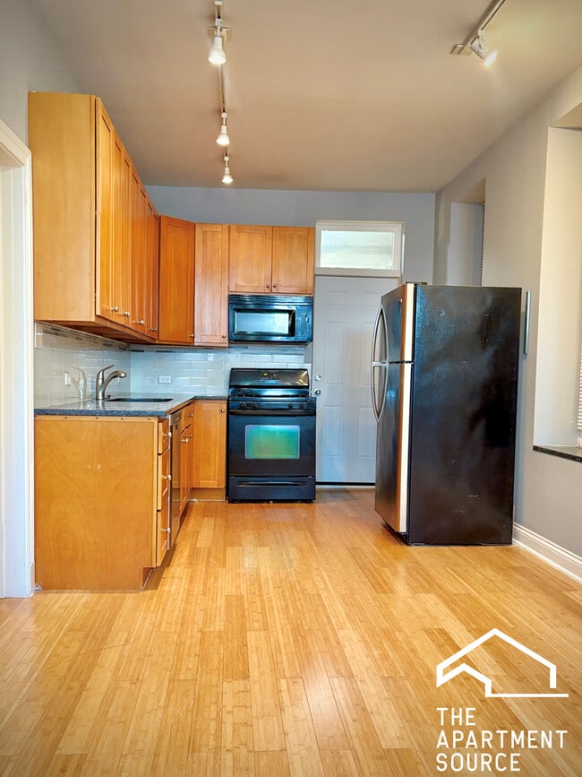 1844 W 18th St Unit 1F, Chicago, IL 60608