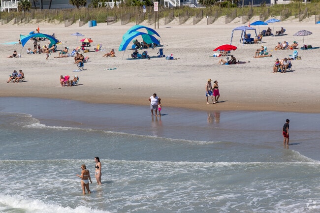 The Wrightsville Beach is only 4 miles away from Seagate.