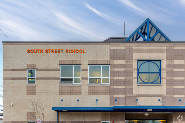 South Street School  is dedicated to striving for academic excellence and higher standards.
