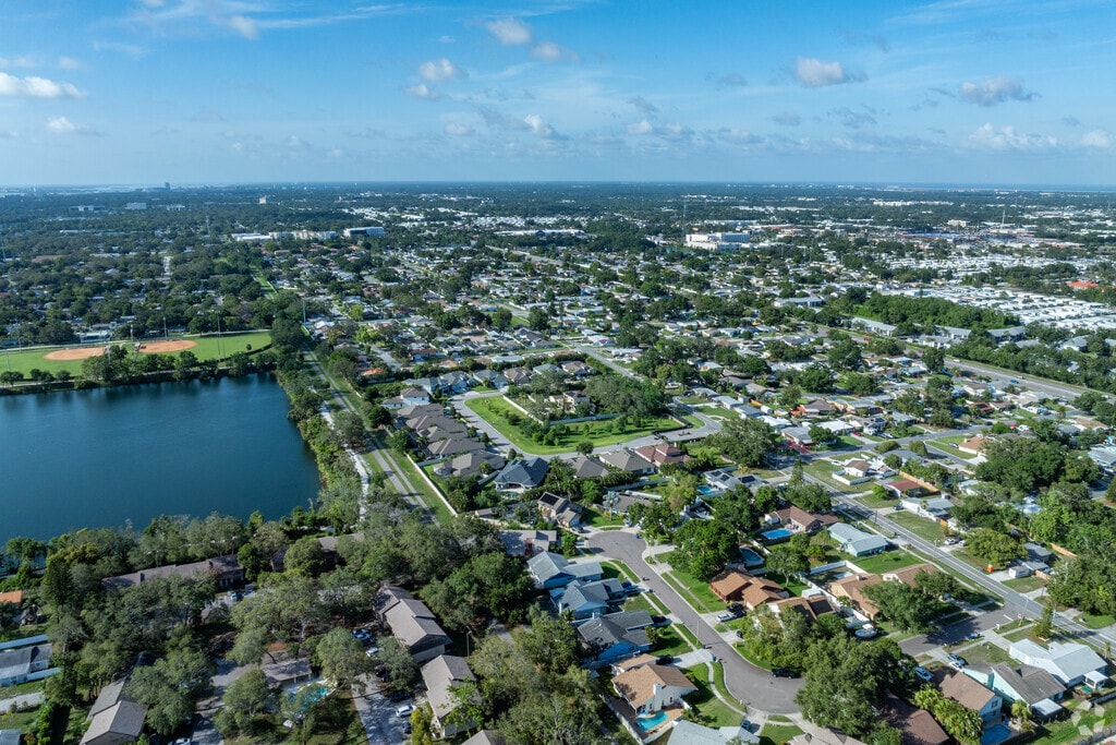 Walsingham sits on the southern edge of Largo, FL and centrally in Pinellas County.