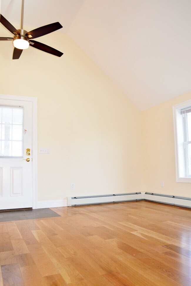 220 North Ave unit 2, Burlington, VT 05401 - photo 6