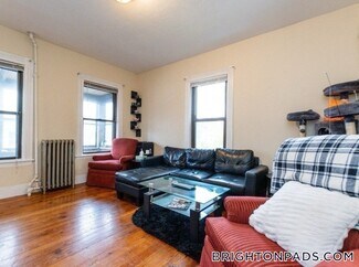 15 Cushman Rd Unit Right, Boston, MA 02135