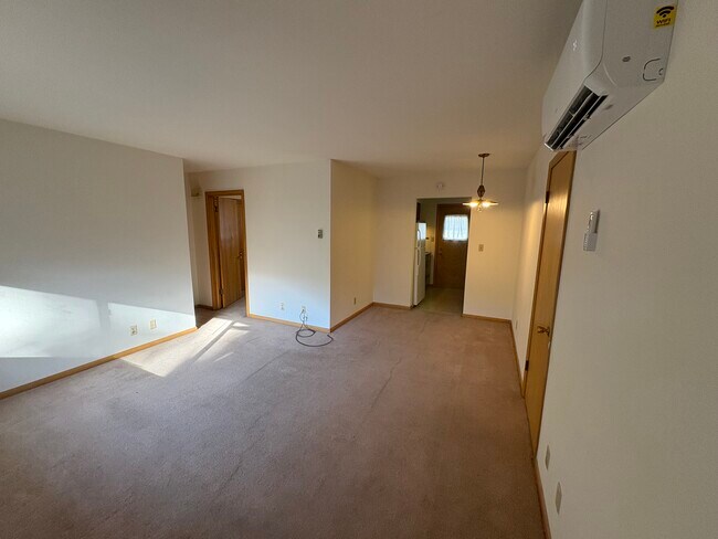 600 Marshall Ave, Mattoon, IL 61938 - photo 2