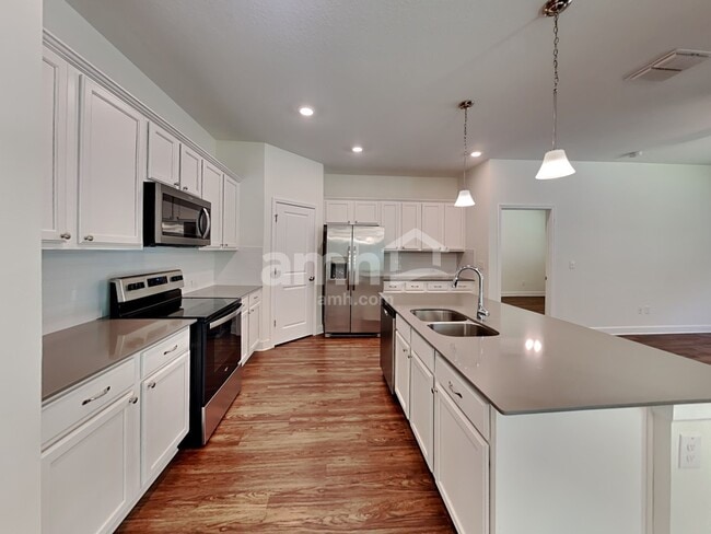 3398 Bridge Haven Dr, Wesley Chapel, FL 33543 - photo 3