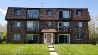 1215 Whispering Hills Ct Unit 3B, Naperville, IL 60540