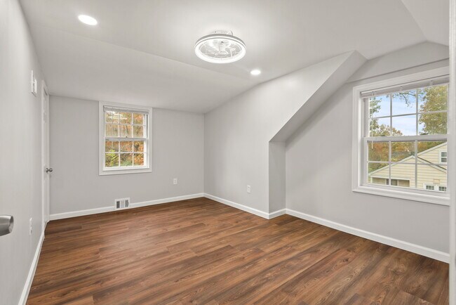 6578 Edsall Rd unit Main House, Alexandria, VA 22312 - photo 3