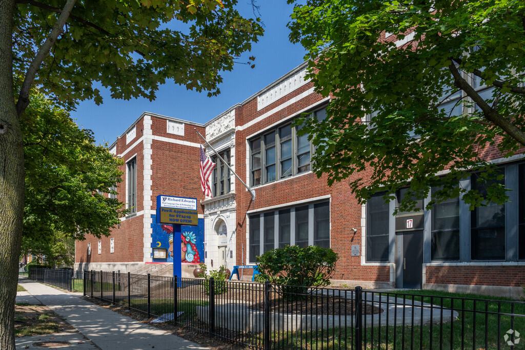 Edwards Elementary School has an overall Niche grade of C.