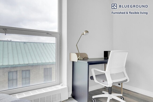 5600 N Sheridan Rd unit FL6-ID658, Chicago, IL 60660 - photo 4